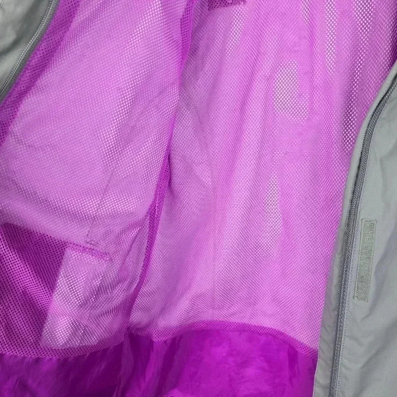The North Face Women's Resolve 2.0 jacket pink and grey size XS. Like new. - Picture 10 of 13